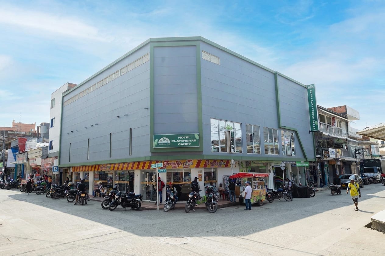 Hotel Caney — Exterior